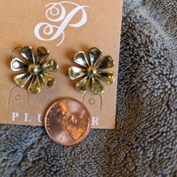 3 new pairs of earrings from Plunder. Yellow, gold and 80's. - Picture 5 of 7